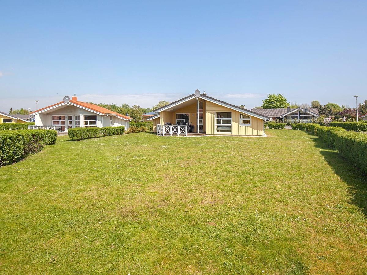 12 Person Holiday Home In Groemitz Exterior photo